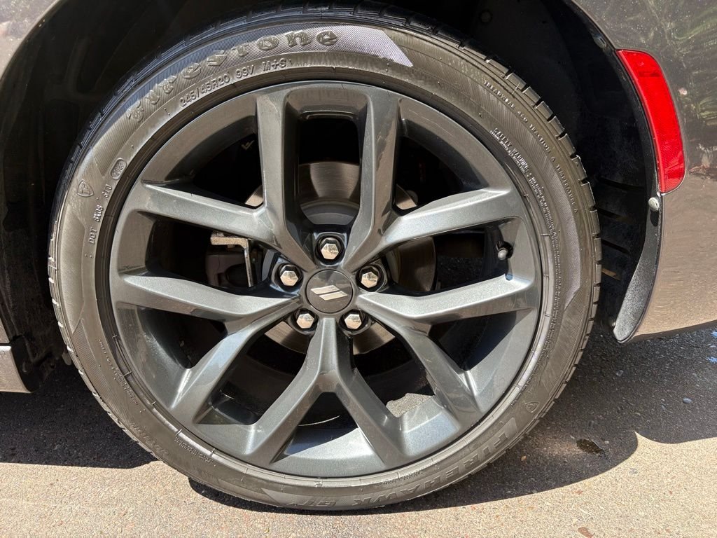 Used 2020 Gray Dodge SXT image 4