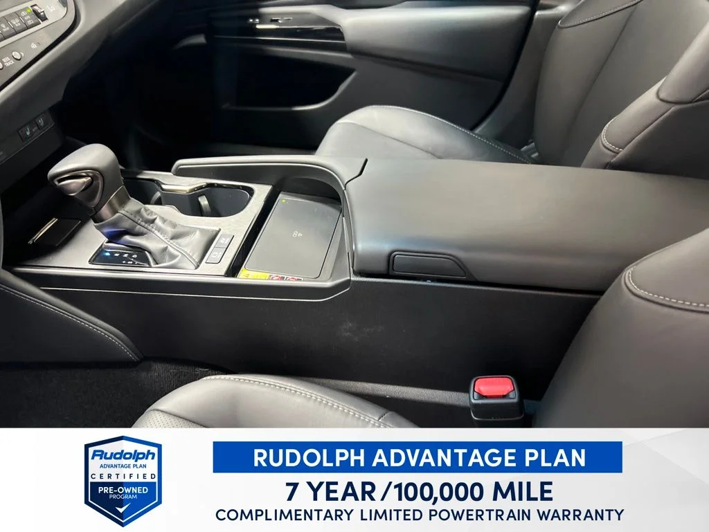 Used 2025 White Lexus 300h image 26