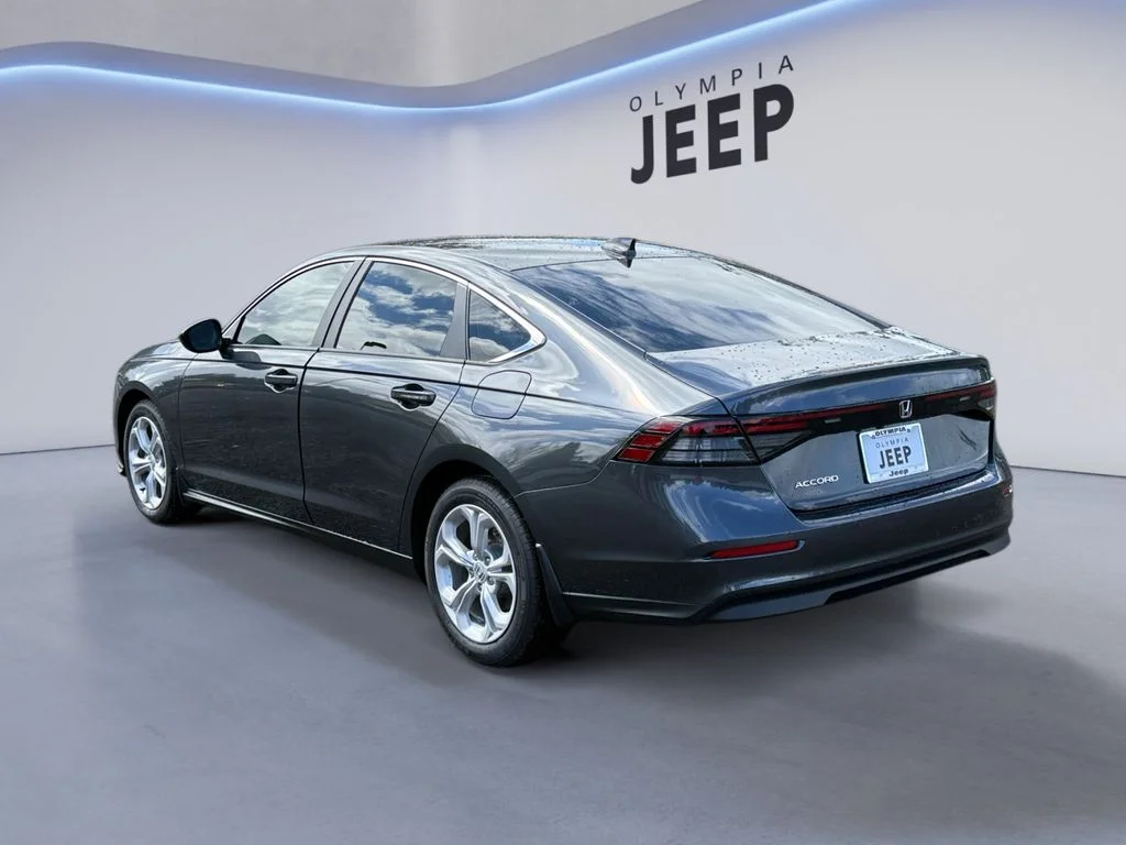 Used 2025  Honda LX image 3