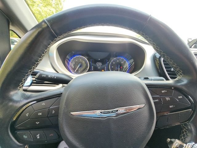 Used 2020 Silver Chrysler Touring L image 28