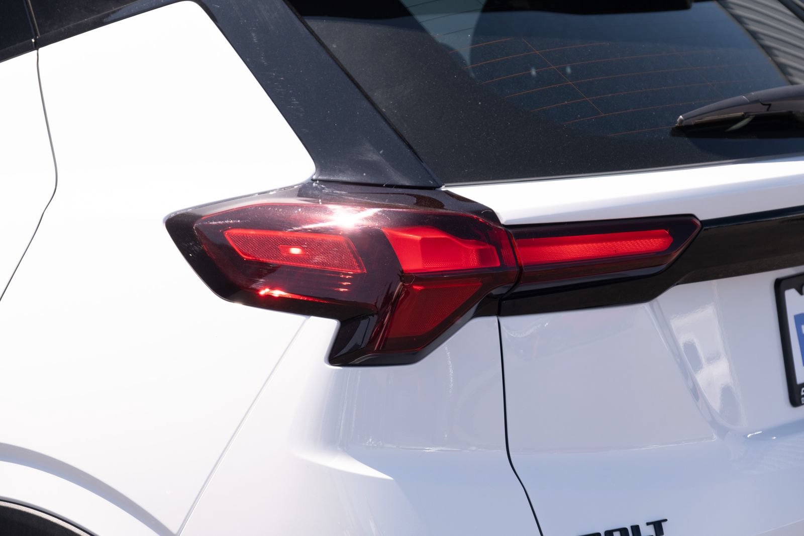 New 2027 Summit White Chevrolet LT image 22