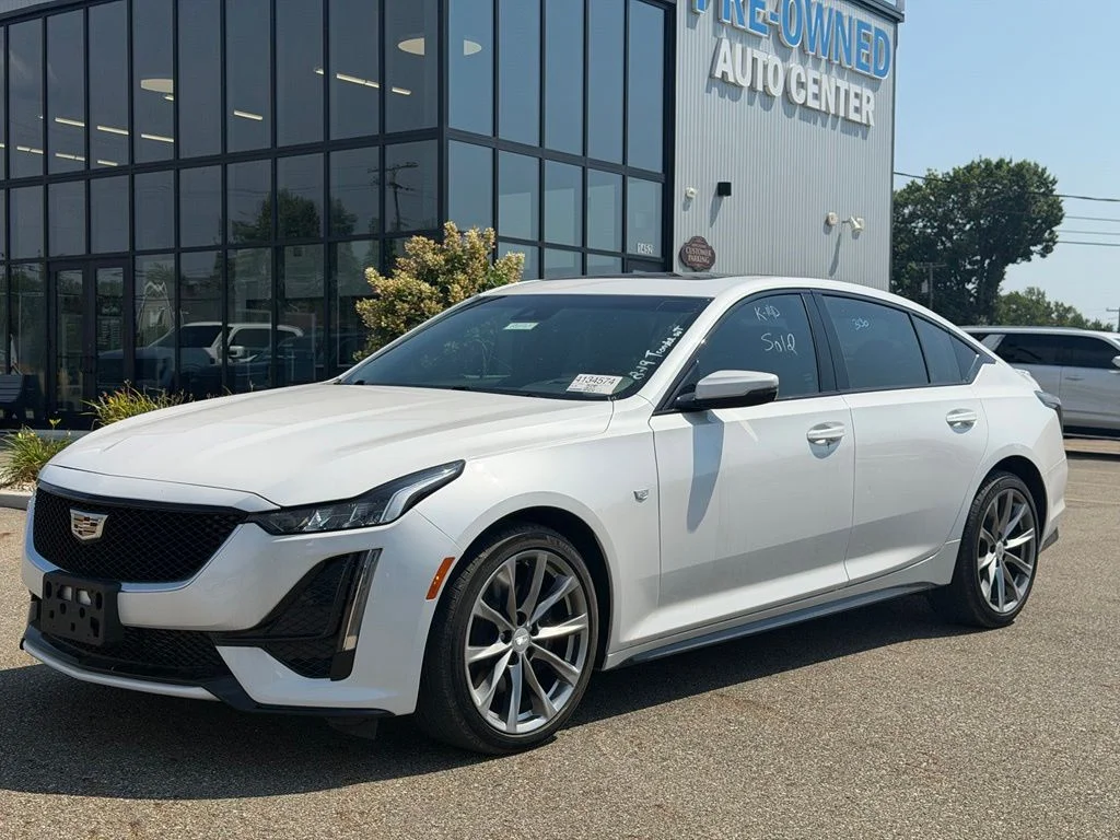 Used 2020 White Cadillac Sport image 1