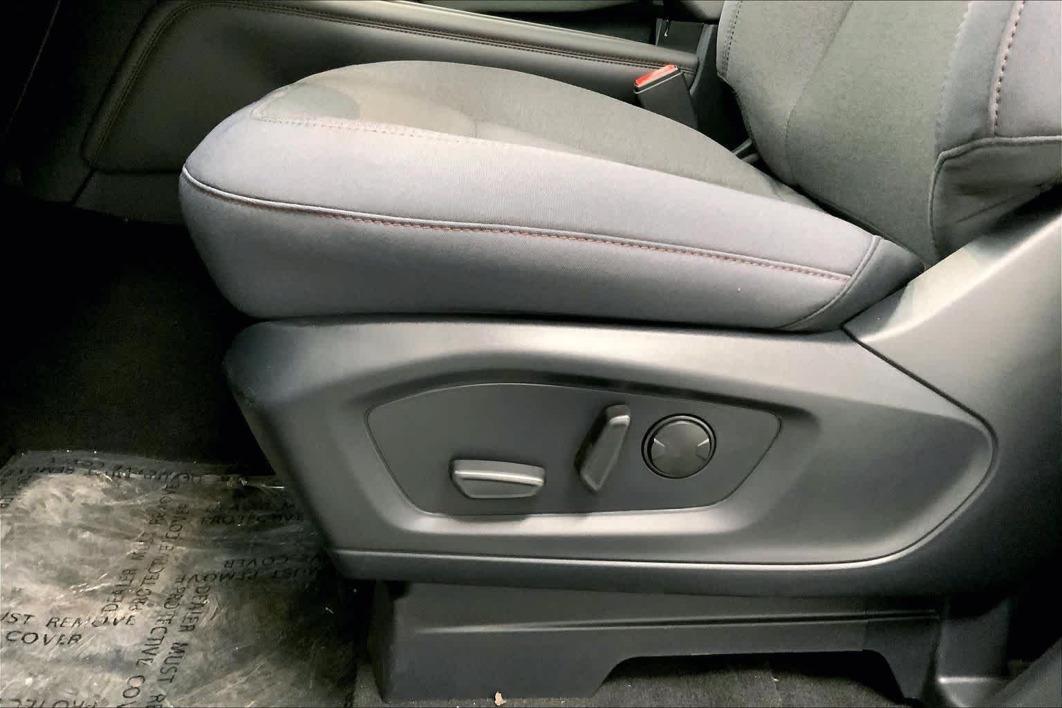 New 2026 Star White Metallic Tri-Coat Ford Active image 19