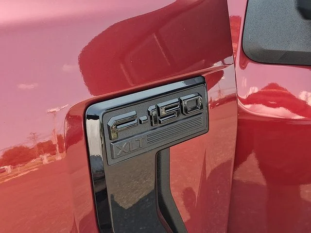 New 2026 Ruby Red Metallic Tinted Clearcoat Ford XLT image 15