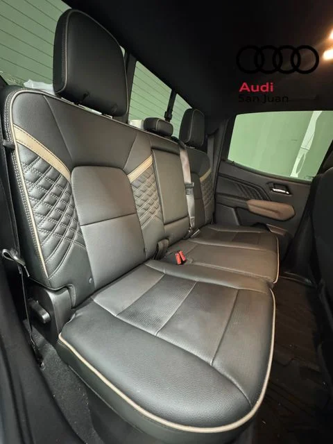 Used 2023 Silver GMC Denali image 27