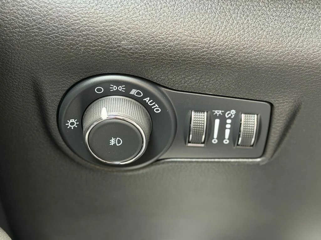 Used 2024 White Jeep Trailhawk image 24
