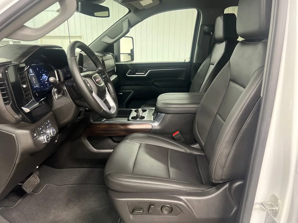 2025 GMC Sierra 2500HD SLT - Photo 12