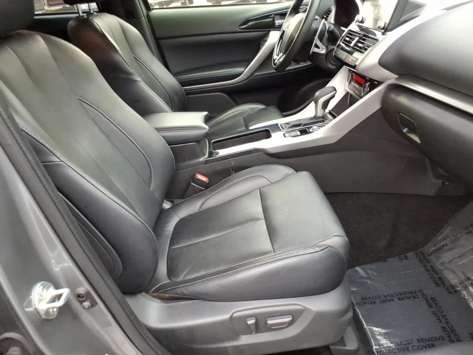 Used 2024  Mitsubishi SEL image 19
