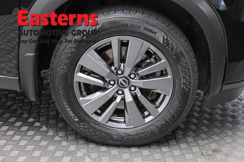 Used 2023 Black Nissan S image 32