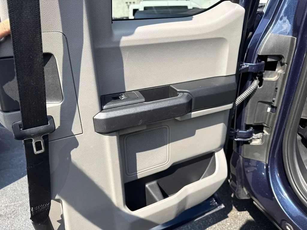 Used 2018 Blue Ford XL image 30