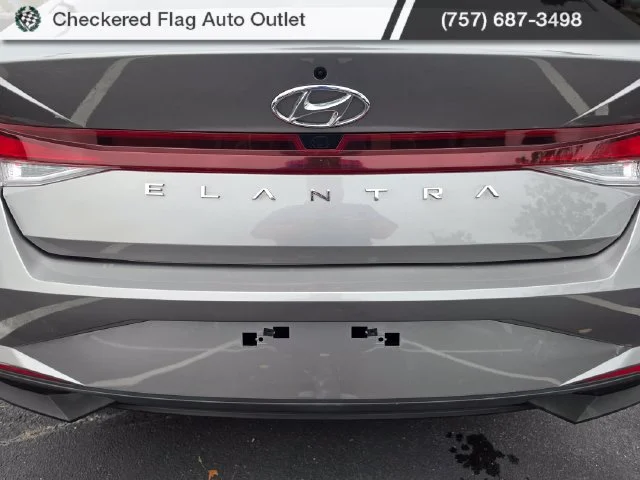 Used 2022 Fluid Metal Hyundai SEL image 7