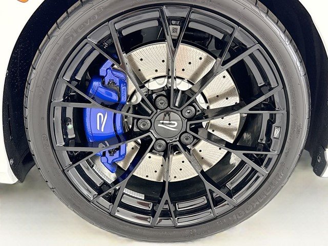 New 2026 Pure White Volkswagen 2.0T image 29