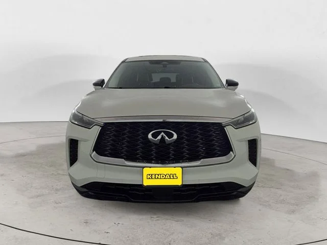 Used 2024 White INFINITI PURE image 8