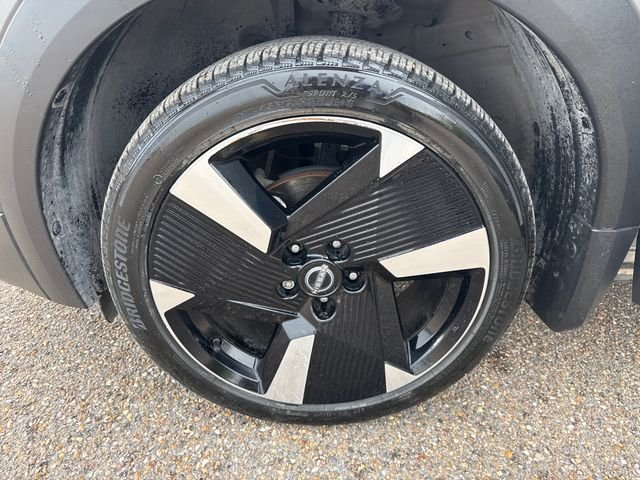 Certified Used 2025 Gray Nissan SR image 27