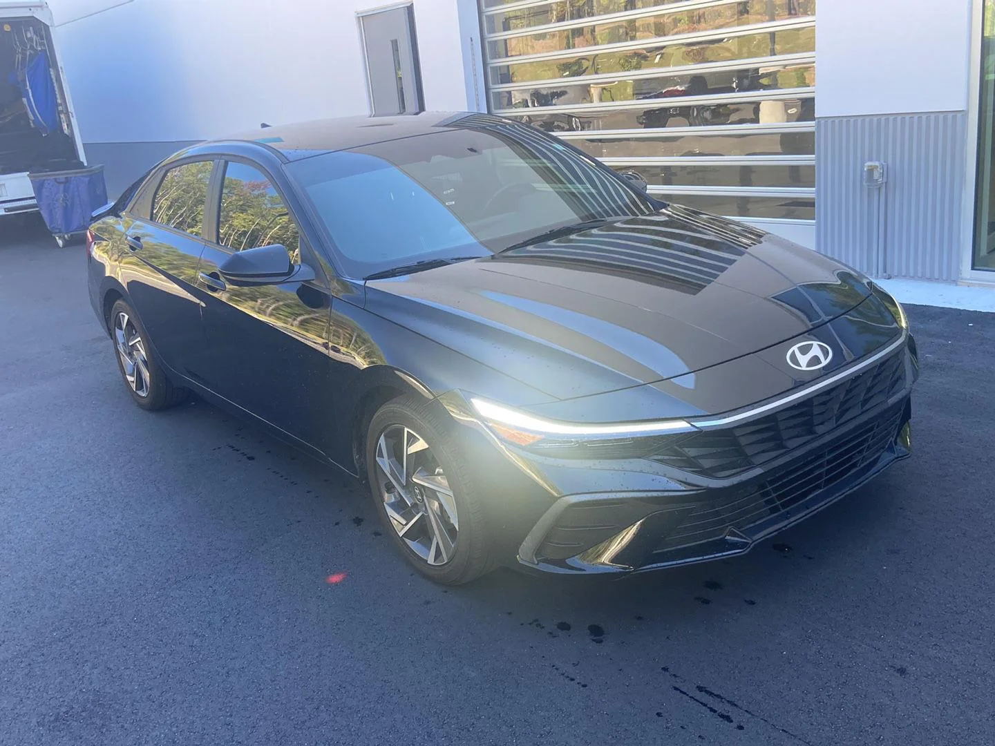 Used 2025 Abyss Black Hyundai SEL Sport image 3