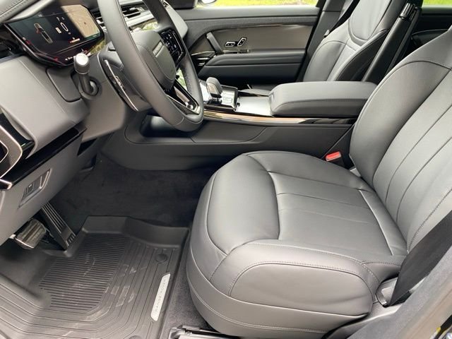 Used 2025 Black Land Rover Dynamic SE image 20