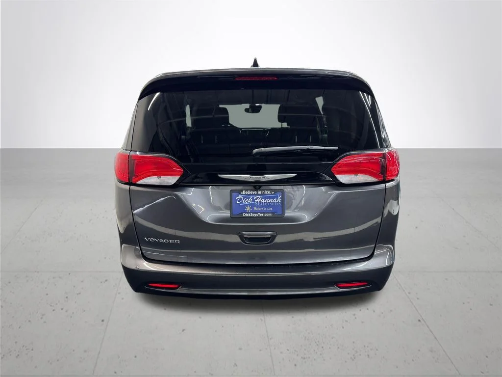 Used 2023 Gray Chrysler LX image 5