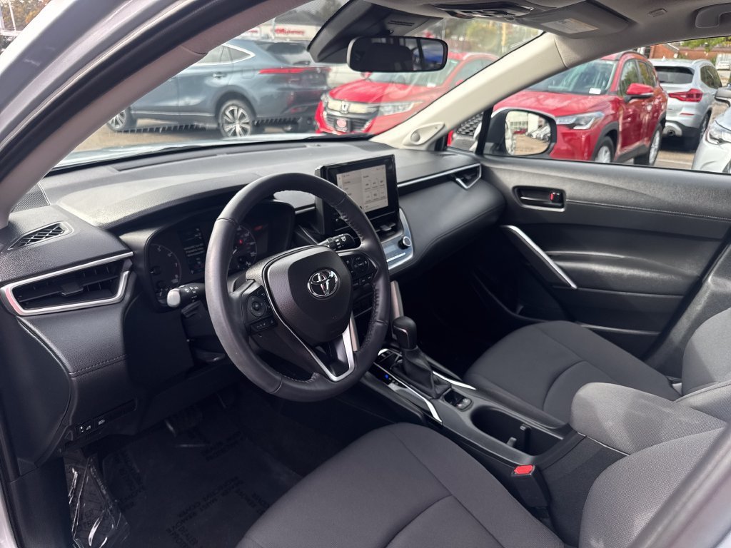 Used 2023 Silver Toyota LE image 14