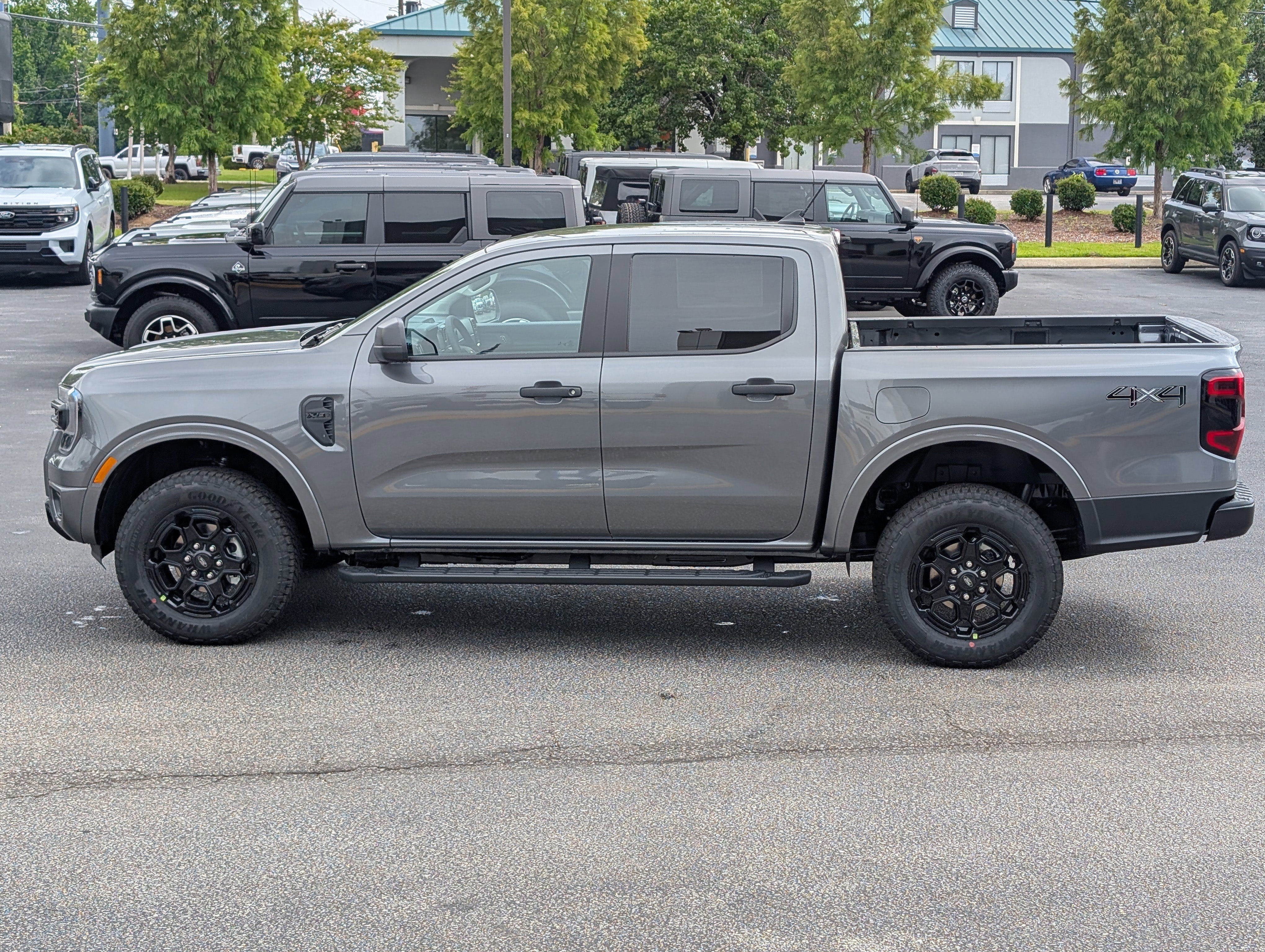 New 2026 Carbonized Gray Metallic FORD XLT image 14