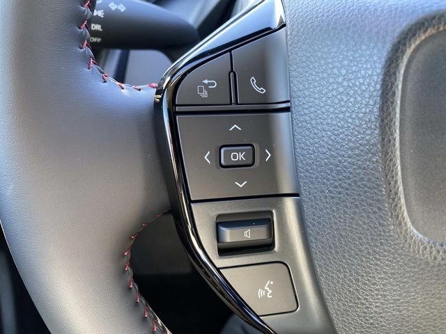 2026 Toyota Prius Plug-in Hybrid SE - Photo 12