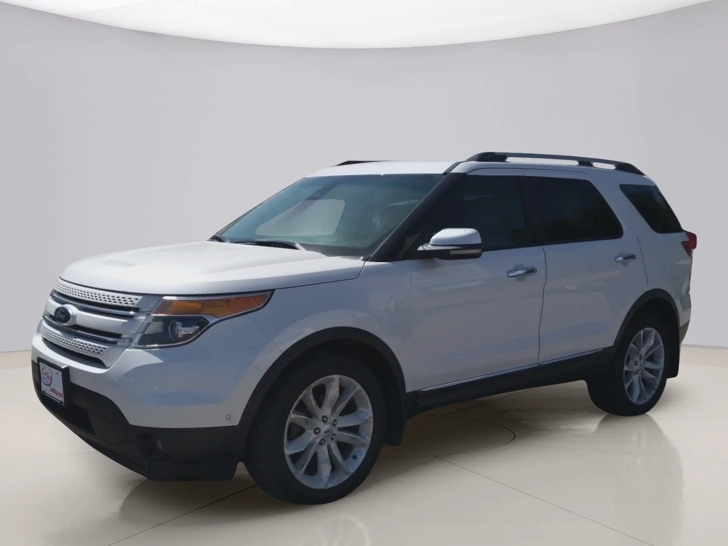Used 2013 White Ford LIMITED image 1