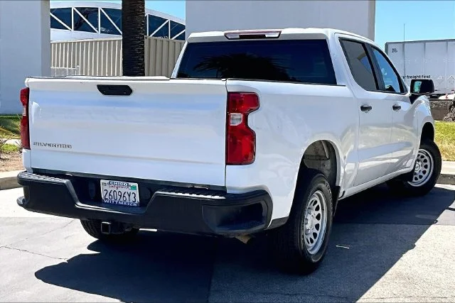 Used 2021 Summit White Chevrolet WT image 13