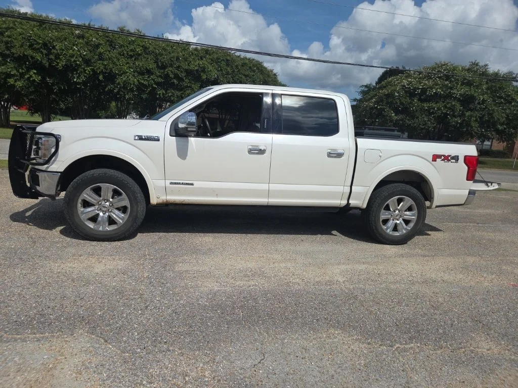 Used 2018 White Ford Lariat image 7
