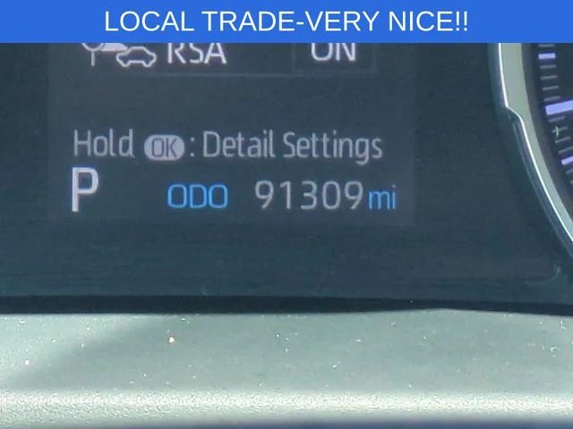 Used 2019 White Toyota XLE Premium image 23