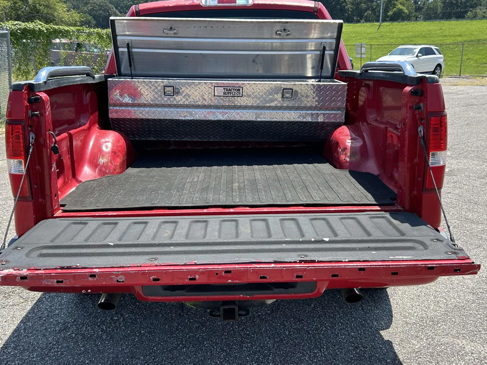 Used 2005 Red Ford Supercab 133 STX image 9