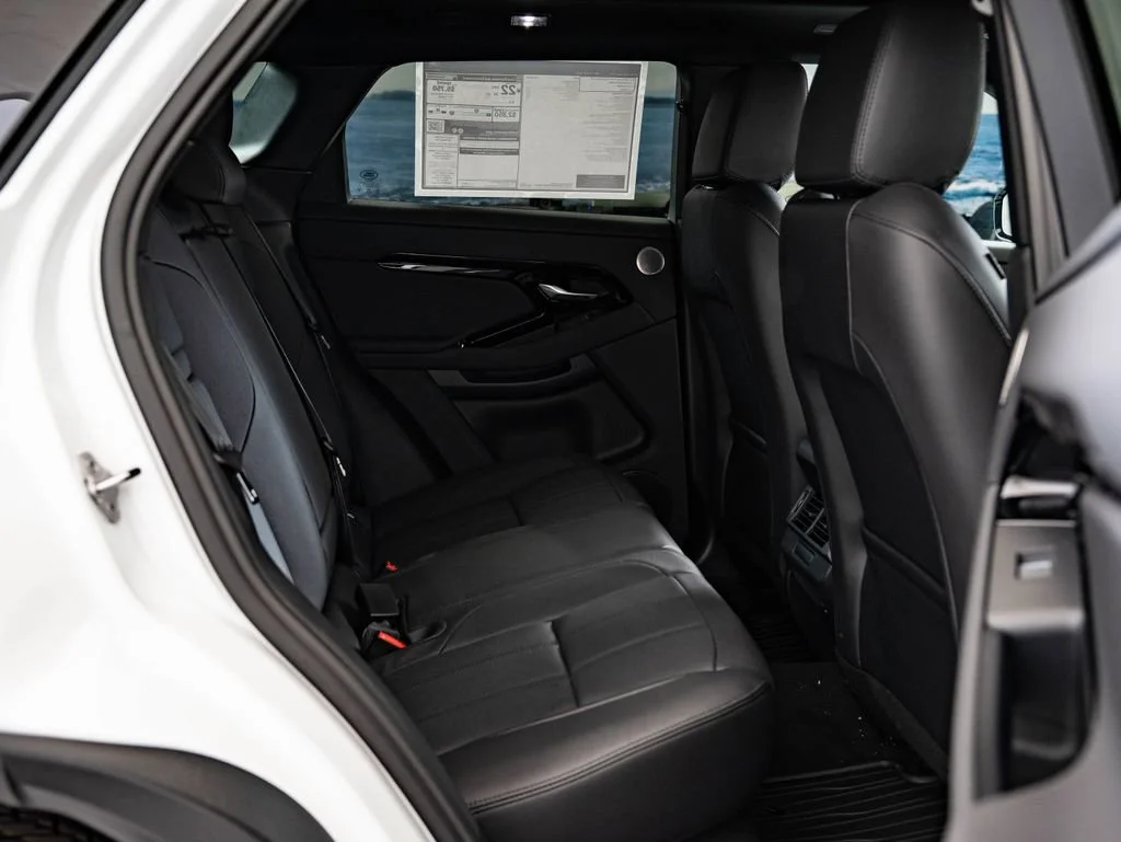 New 2026 Fuji White Land Rover Dynamic image 43