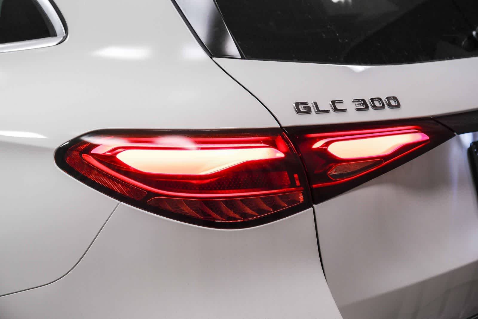 New 2026 Polar White Mercedes-Benz GLC 300 image 48