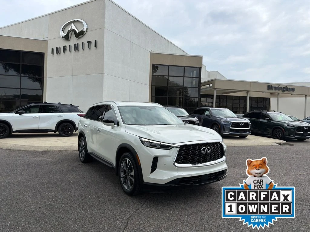 Certified Used 2023 Majestic White INFINITI LUXE image 1