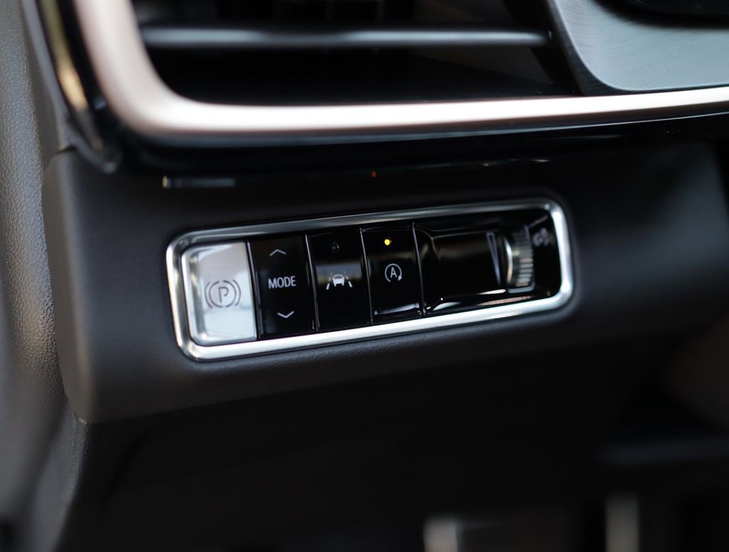 New 2026 Summit White Buick Sport Touring image 10