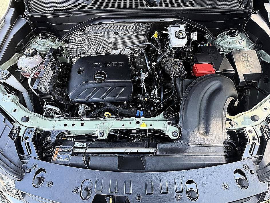Used 2025 Cacti Green Chevrolet ACTIV image 27