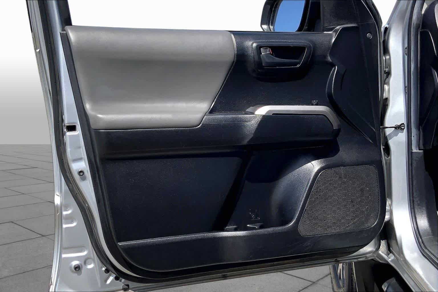 Used 2022 Celestial Silver Metallic Toyota SR5 image 21