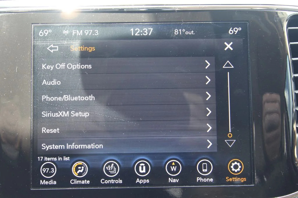 Used 2021 Bright White Clearcoat Jeep Limited image 36
