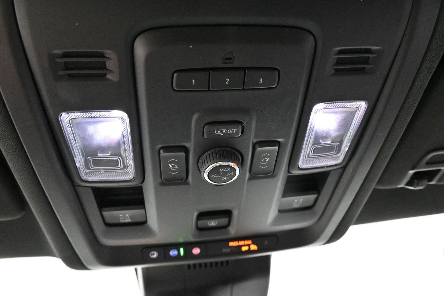 Used 2024 Black Chevrolet Z71 image 30