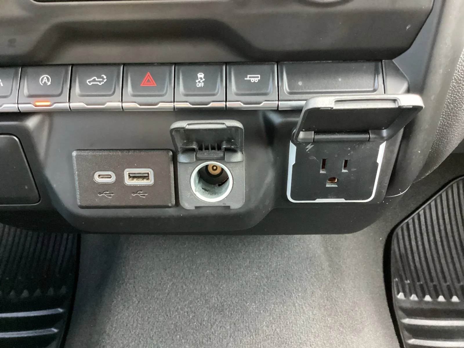 Used 2023 Northsky Blue Metallic Chevrolet Custom image 21