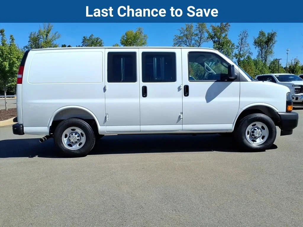 2025 Chevrolet Express Cargo Work Van - Photo 27