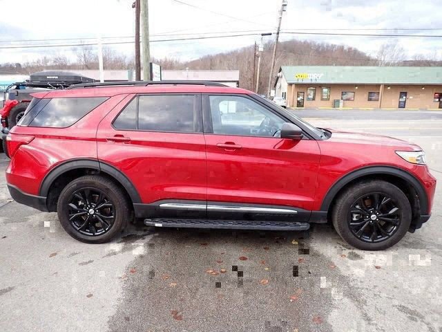 Used 2023 Red Ford XLT image 9