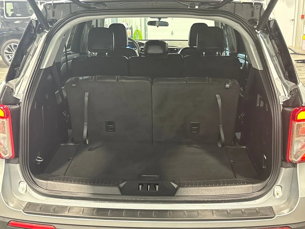 Used 2024 Silver Ford XLT image 30