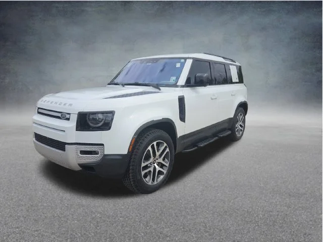 Used 2022 White Land Rover SE image 3