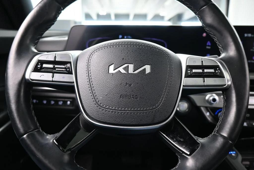 Used 2024 Wolf Gray Kia EX X-Line image 30