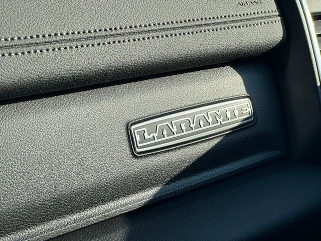 New 2026 Diamond Black Crystal Pearl-Coat Exterior Paint RAM Laramie image 29