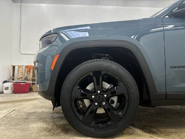 New 2026 Steel Blue Exterior Paint Jeep Limited image 27