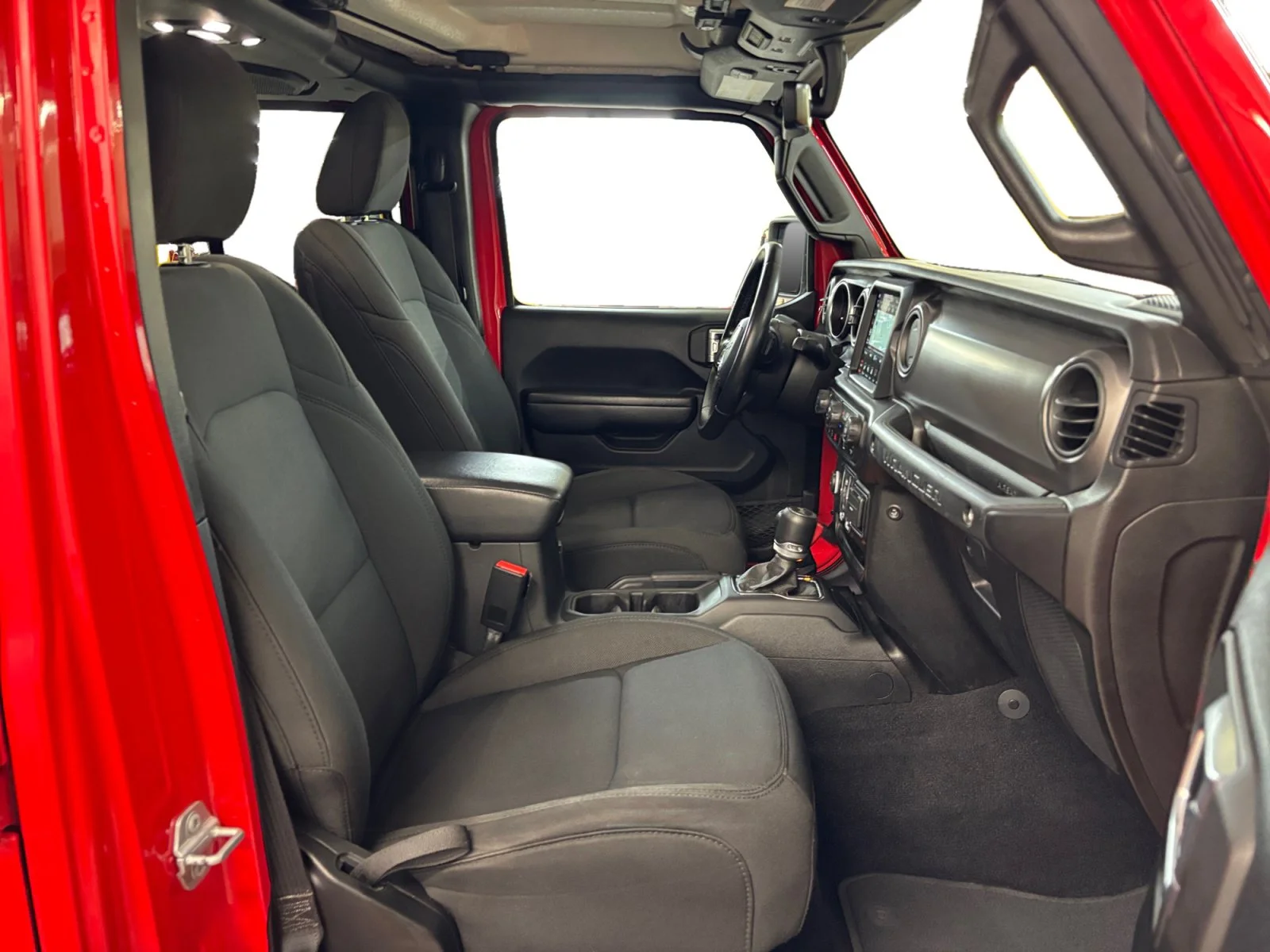 Used 2021 Firecracker Red C/C Jeep Unlimited Sport image 17