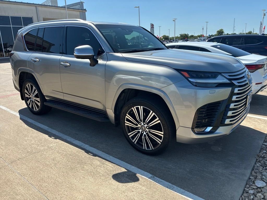 Used 2022 Silver Lexus 600 Luxury image 1