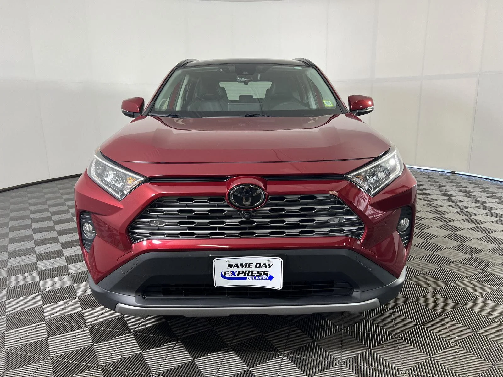 Used 2019  Toyota Limited image 30