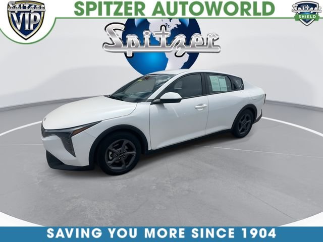 Used 2025 White Kia LXS image 4