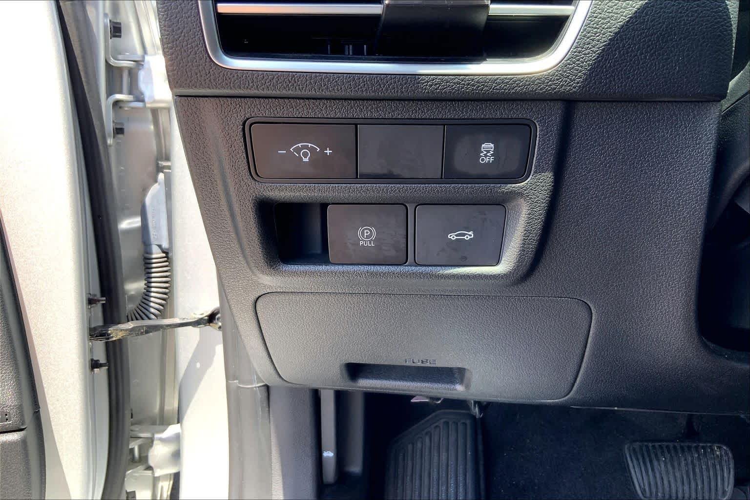 Used 2025 Aero Silver Hyundai SEL image 36